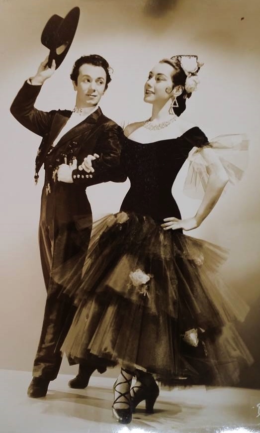 My Godparents, Estrellita and Raul Izquierdo.  Look at Madrina's shoes--wicked when applied to text!